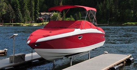 Hydraulic Lift with Boat and Cover
